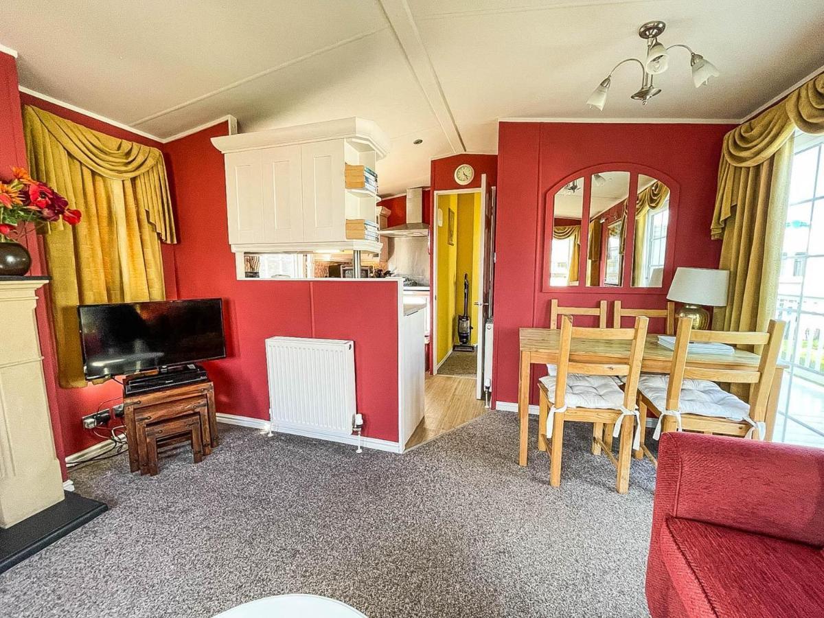 Superb Caravan With Decking Nearby Scratby Beach In Norfolk Ref 50030H Great Yarmouth Zewnętrze zdjęcie