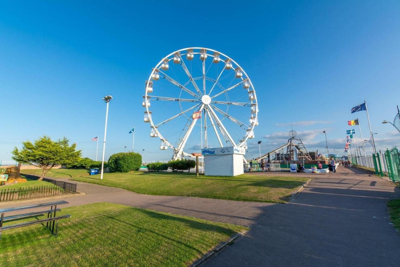 Superb Caravan With Decking Nearby Scratby Beach In Norfolk Ref 50030H Great Yarmouth Zewnętrze zdjęcie